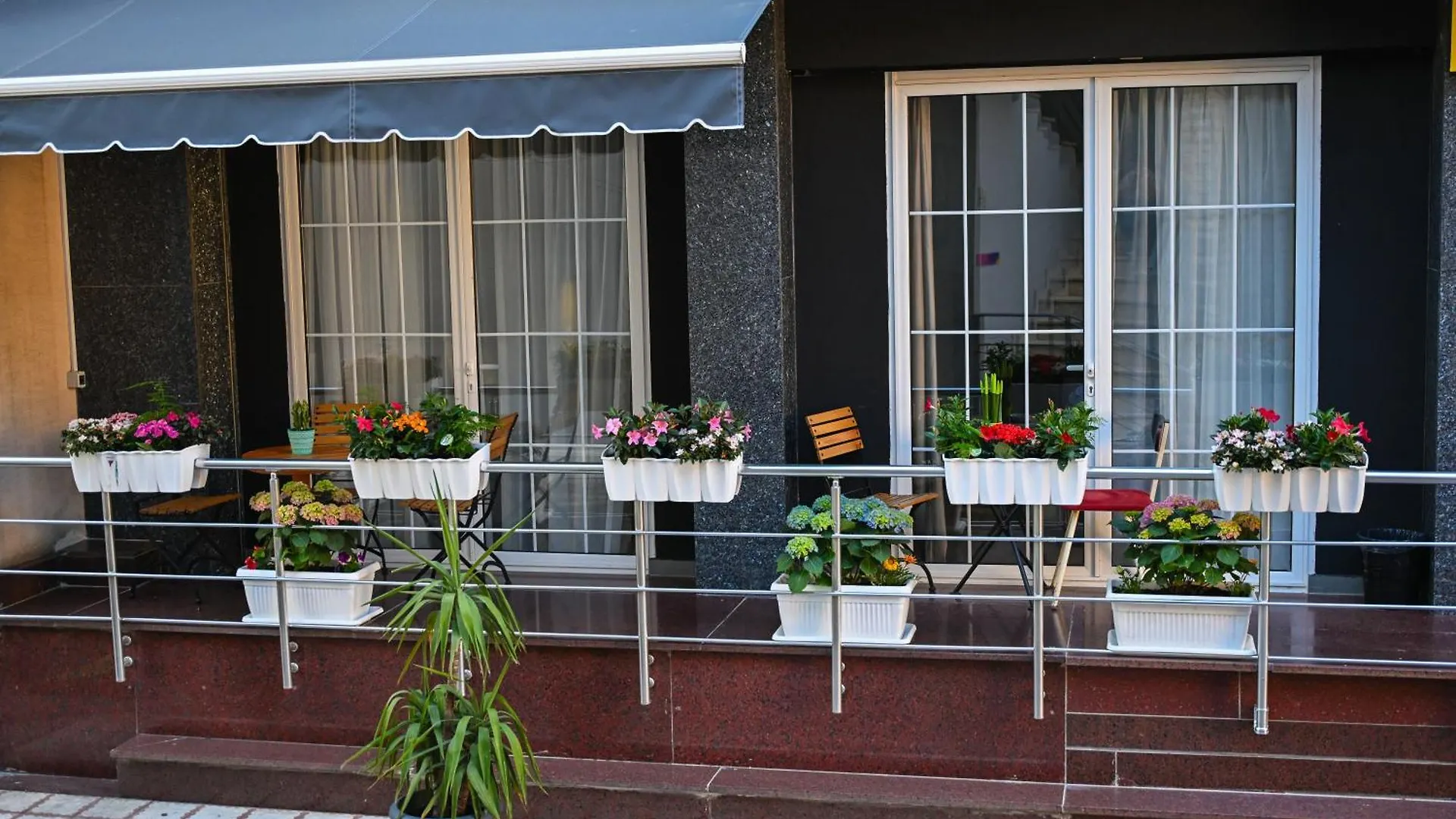 Kuta'S Rooms 5 Тирана Апартаменты